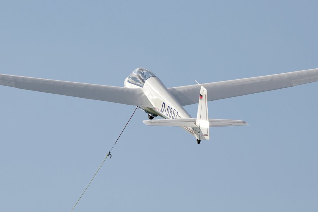 Ask13 im Windenstart whrend des Osterfliegerlagers 2012 der Sportfluggruppe Nordholz/Cuxhaven e.V. in Norhdolz-Spieka (EDXN)