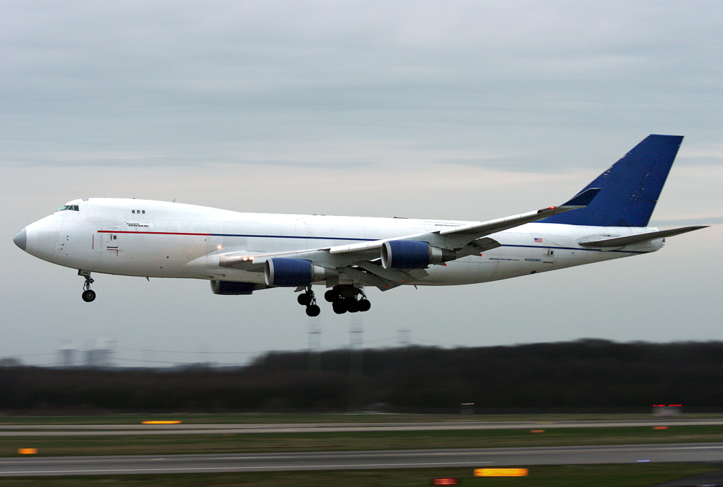 Atlas Air B747-400F N496MC im Anflug auf die 23L in DUS / EDDL / Dsseldorf am 02.03.2008