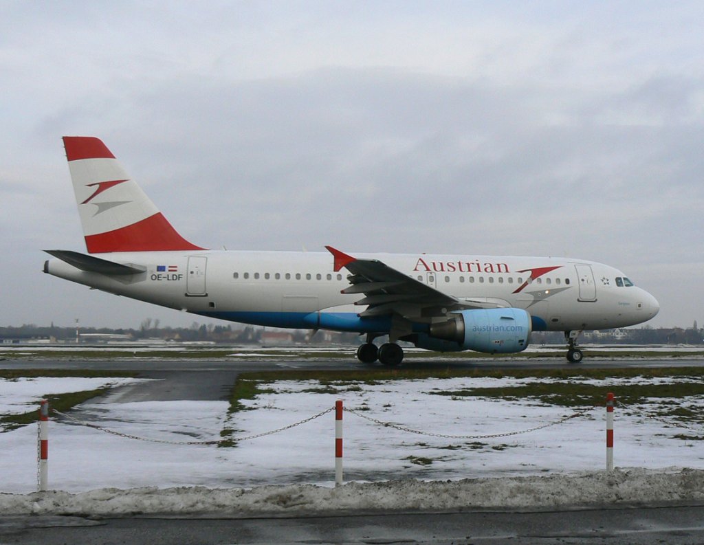 Austrian A 319-112 OE-LDF am 08.01.2011 auf dem Flughafen Berlin-Tegel