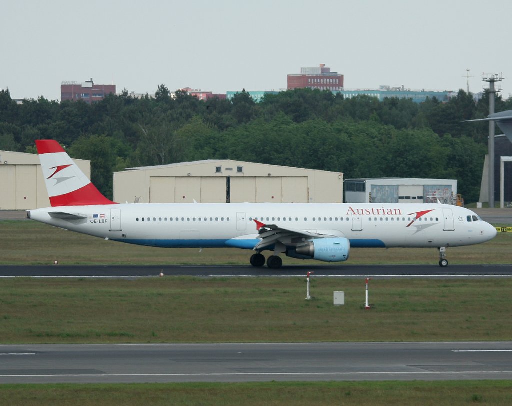 Austrian Airlines A 321-211 OE-LBF nach der Landung in Berlin-Tegel am 22.09.2012