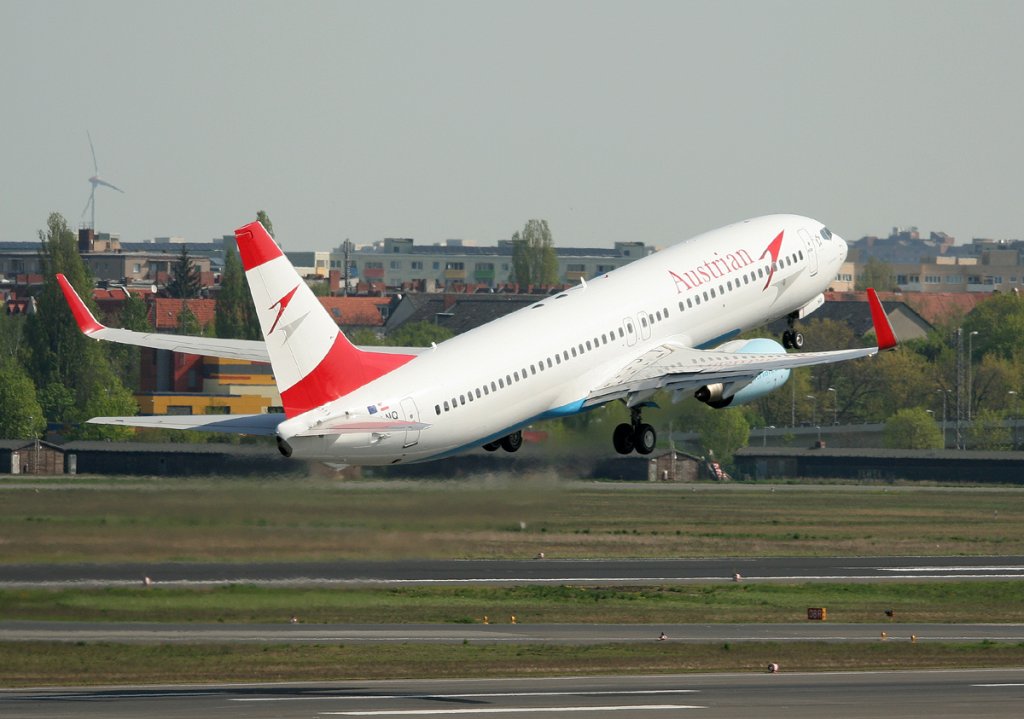 Austrian Airlines B 737-8Z9 OE-LNQ beim Start in Berlin-Tegel am 28.04.2012