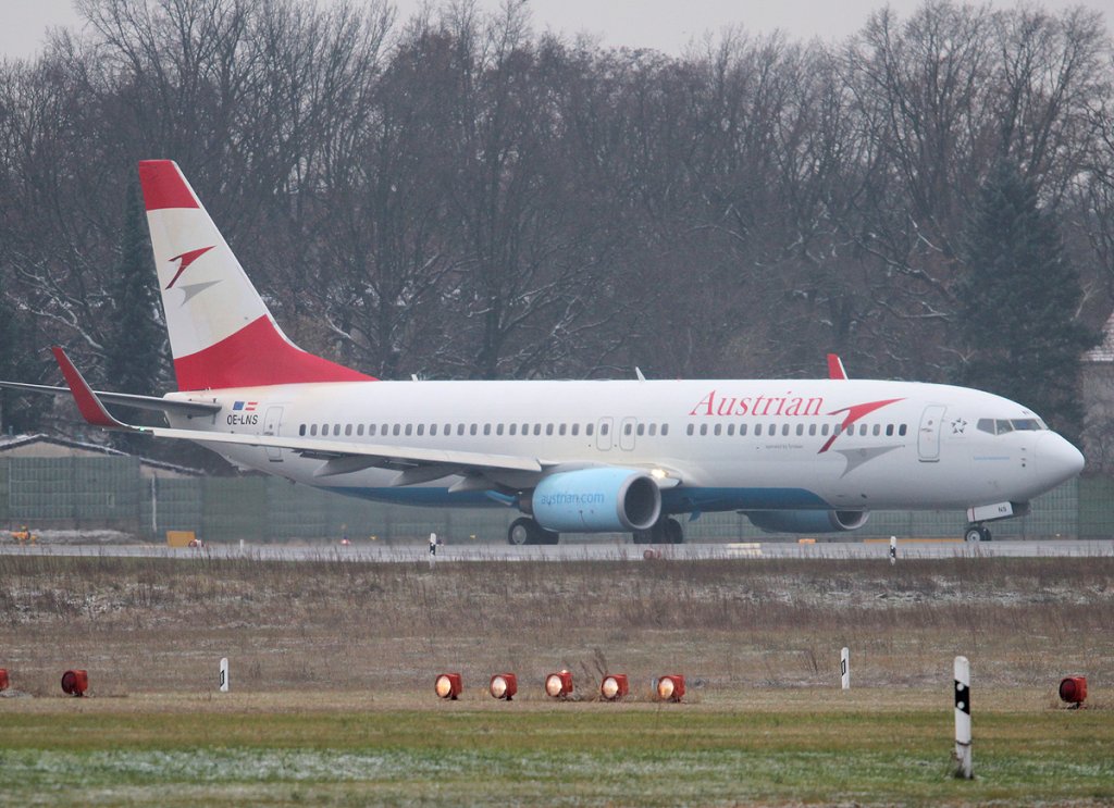 Austrian Airlines B 737-8Z9 OE-LNS kurz vor dem Start in Berlin-Tegel am 01.12.2012
