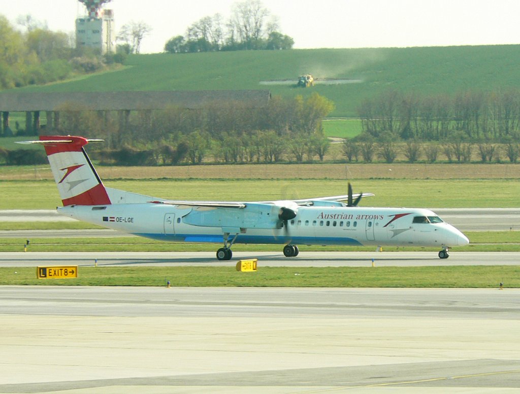 Austrian Arrows De Havilland Canada DHC-8-402Q, OE-LGE, Flughafen Wien. 04.04.2012