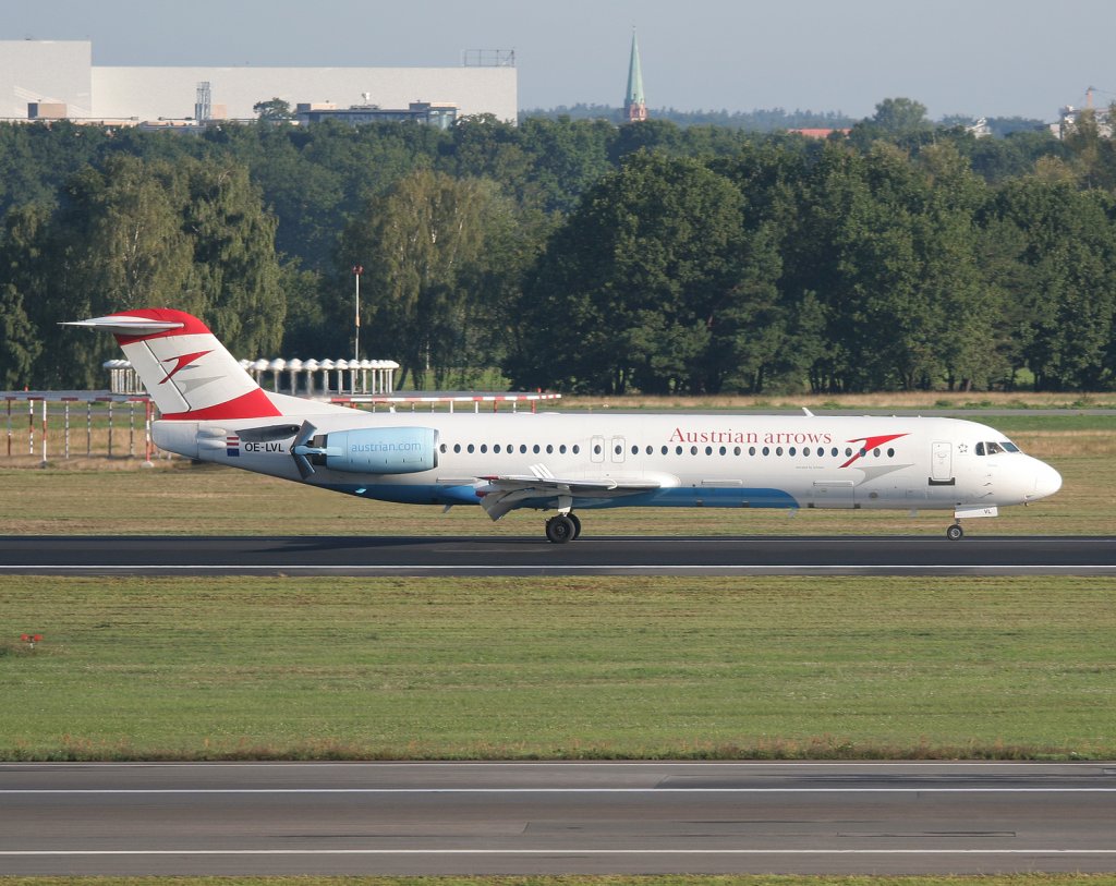 Austrian Arrows Fokker 100 OE-LVL nach der Landung in Berlin-Tegel am 05.09.2010