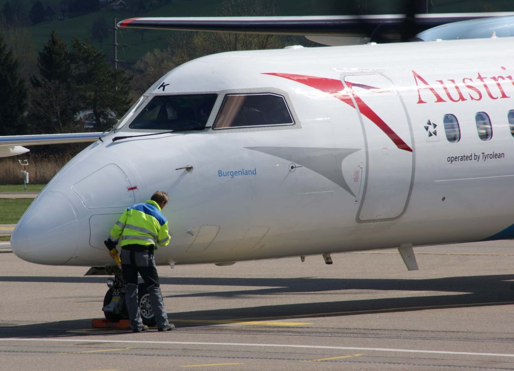 Austrian Arrows, OE-LGK, Bombardier DHC Dash 8Q-400 (Burgenland), 2010.04.05, ACH-LSZR, Altenrhein/St.Gallen, Schweiz