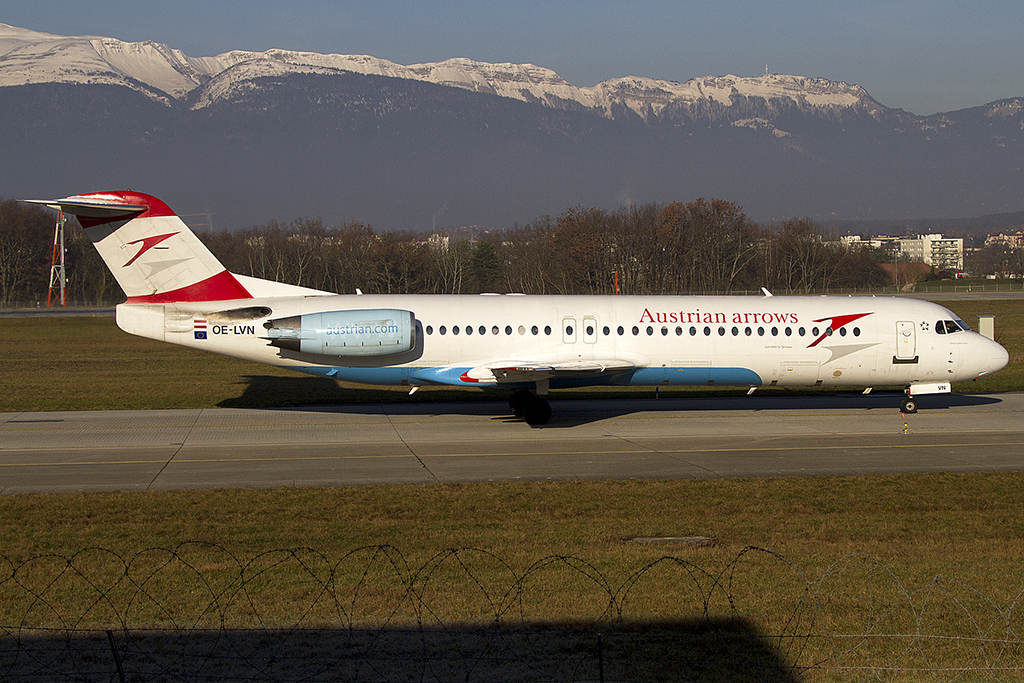 Austrian Arrows, OE-LVN, Fokker, F-100, 29.12.2012, GVA, Geneve, Switzerland 



