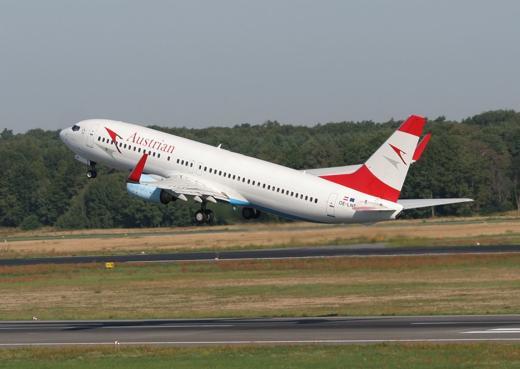 Austrian B 737-8Z9 OE-LNP beim Start in Berlin-Tegel am 21.08.2010