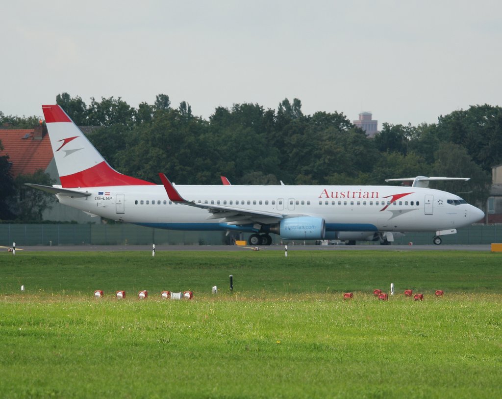 Austrian B 737-8Z9 OE-LNP kurz vor dem Start in Berlin-Tegel am 13.08.2011