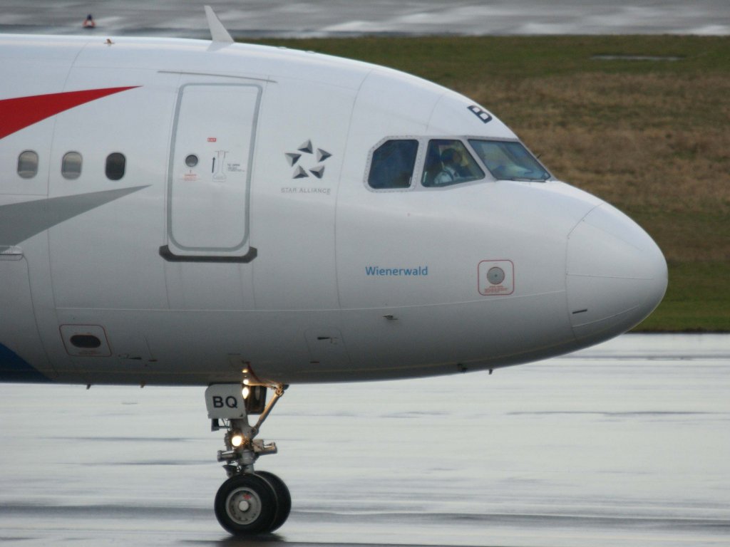 Austrian, OE-LBQ  Wienerwald , Airbus, A 320-200 (Bug/Nose), 06.01.2012, DUS-EDDL, Dsseldorf, Germany