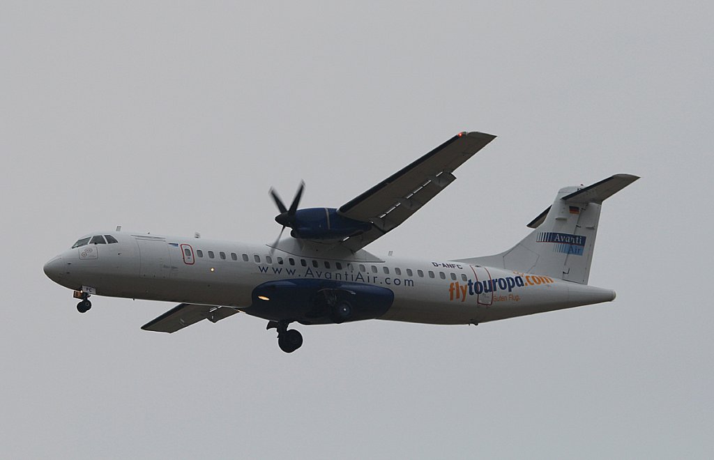Avanti ATR-72-202 D-ANFC bei der Landung in Berlin-Schnefeld am 03.08.2012