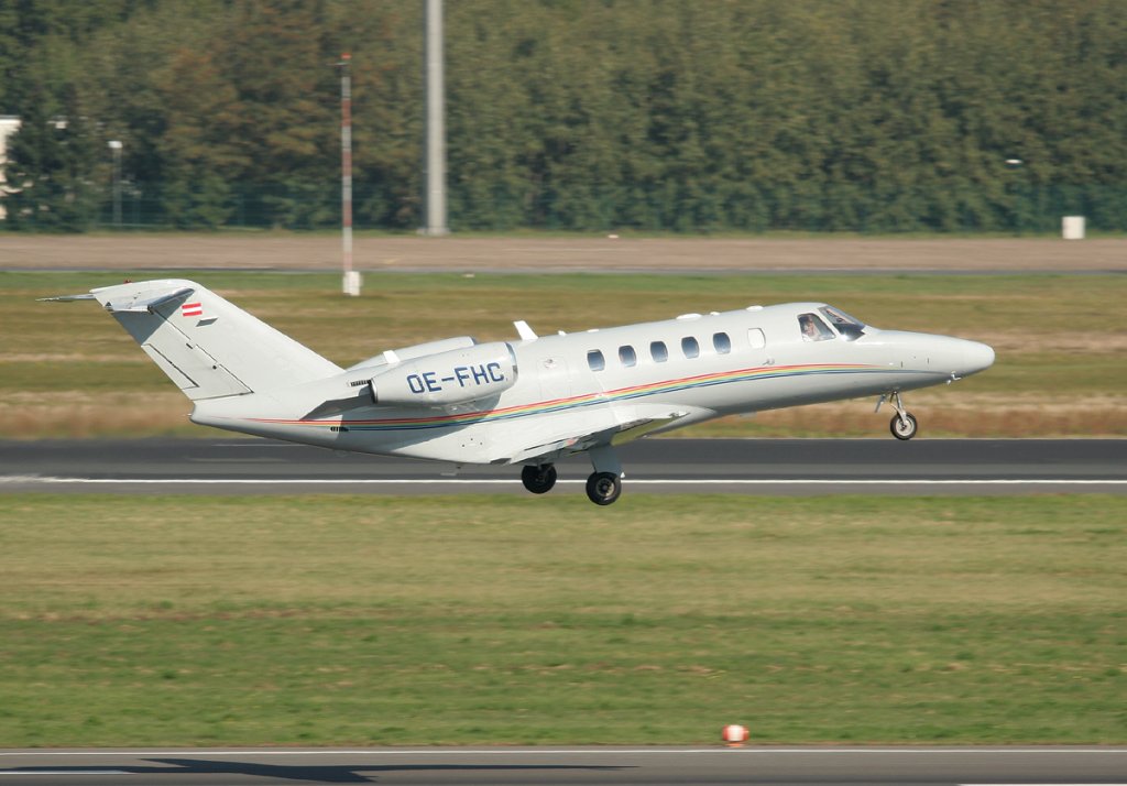 Avcon Jet Cessna 525A Citation CJ2+ beim Start in Berlin-Tegel am 25.09.2011