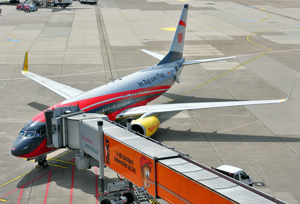 B 737-800 D-ATUC TuiFly am  Rssel  in Dsseldorf - 24.07.2012