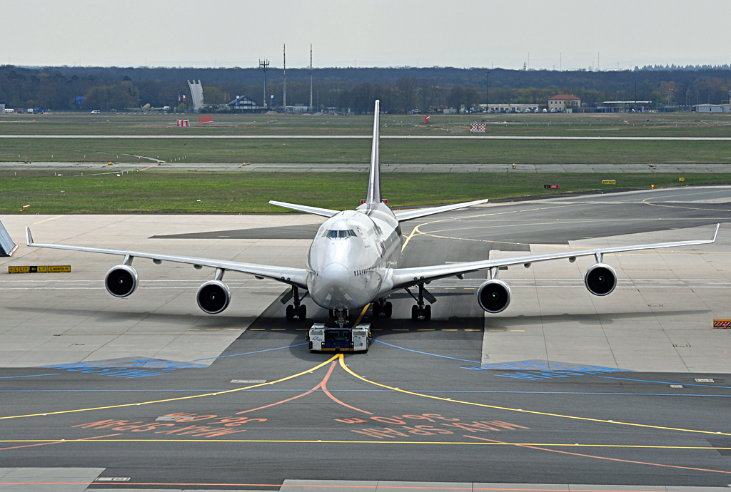 B 747-4D7 HS-TGX Thai Airways, Frontaufnahme, FRA 14.04.2012