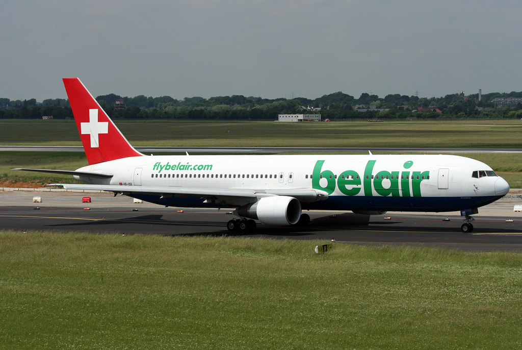 Belair B767-300 HB-ISE rollt zur 23L in DUS / EDDL / Dsseldorf am 01.06.2008