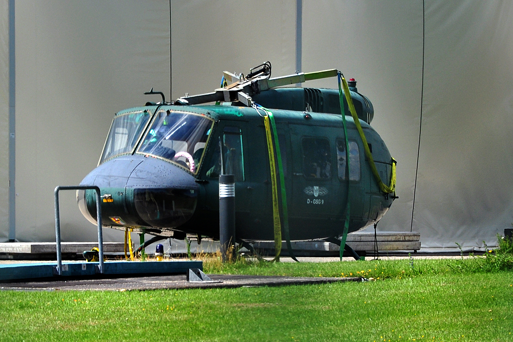 Bell UH-ID des BGS, allerdings nur der  Body  (Kabine), in Bonn-Hangelar 11.06.2011