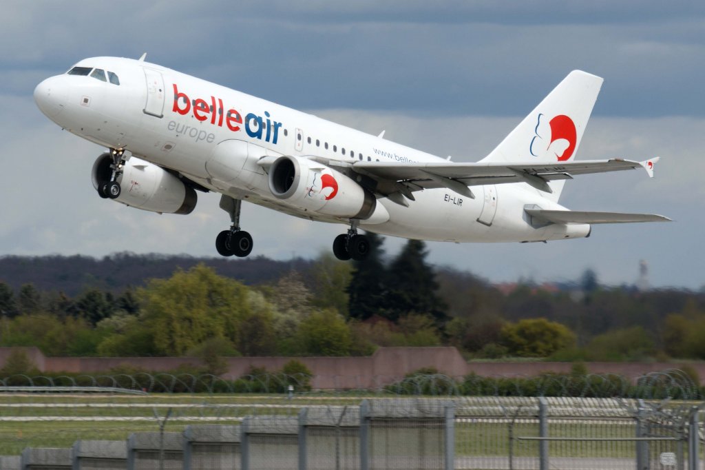 Belle Air Europe, EILIR, Airbus, A 319100, 21.04.2012, STREDDS
