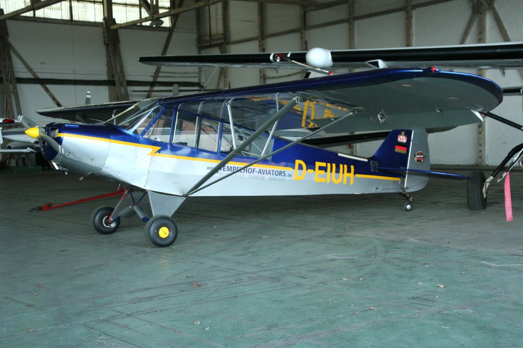 Berlin Aviators Piper PA 18-95 Super Cub D-EIUH am 16.04.2010 auf dem Flugplatz Strausberg