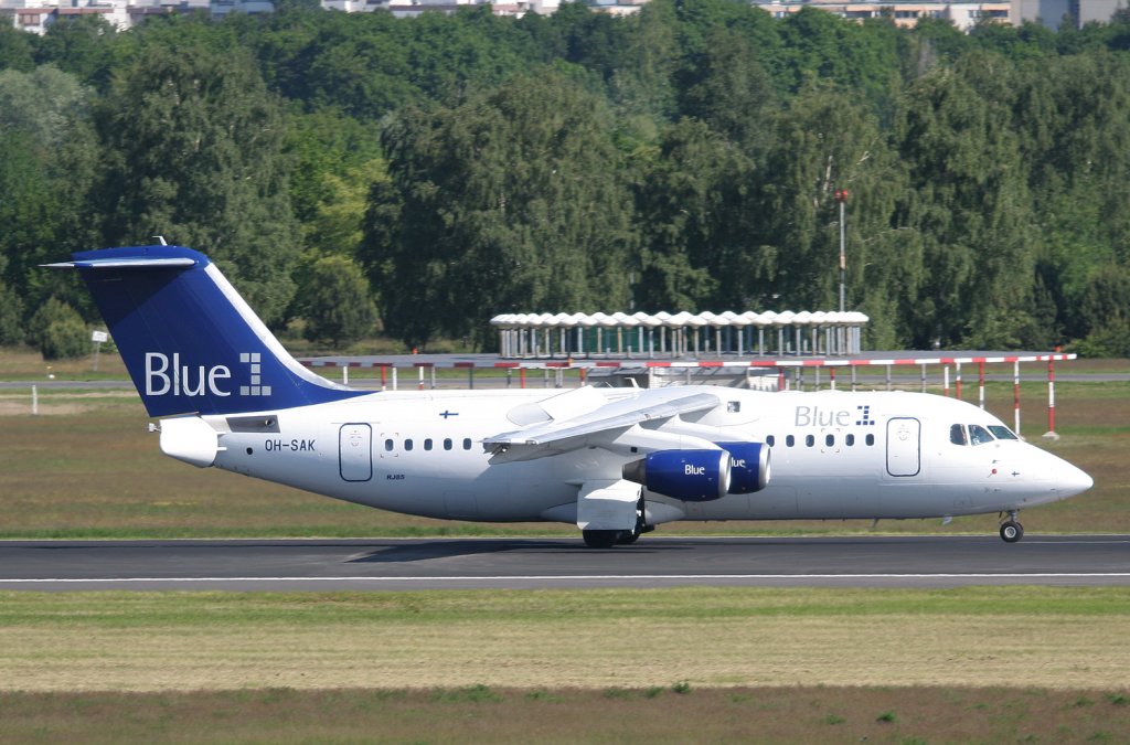 Blue 1 Avro Regjet RJ85 OH-SAK nach der Landung in Berlin-Tegel am 03.06.2010
