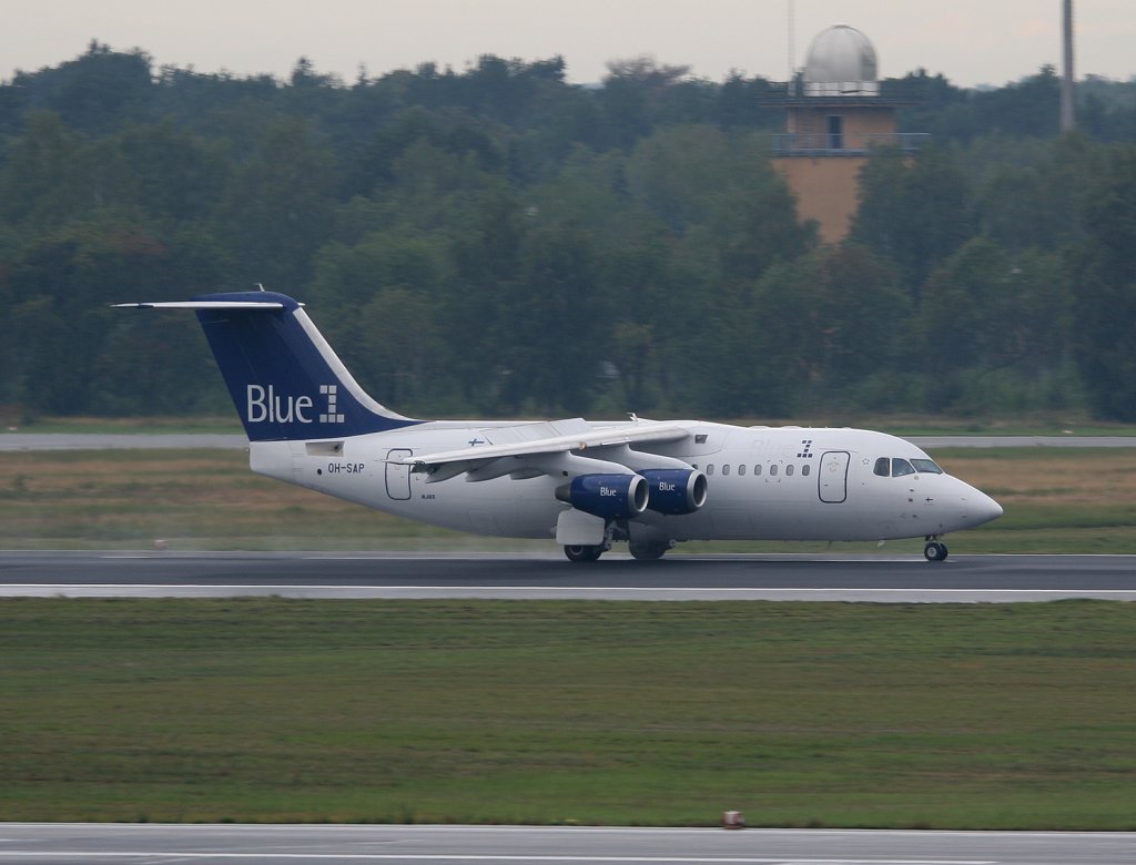 Blue 1 Avro Regjet RJ85 OH-SAP nach der Landung in Berlin-Tegel am 04.09.2010
