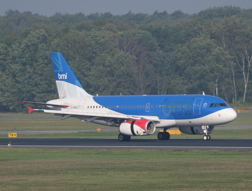 BMI A 319-131 G-DBCE nach der Landung in Berlin-Tegel am 03.10.2010