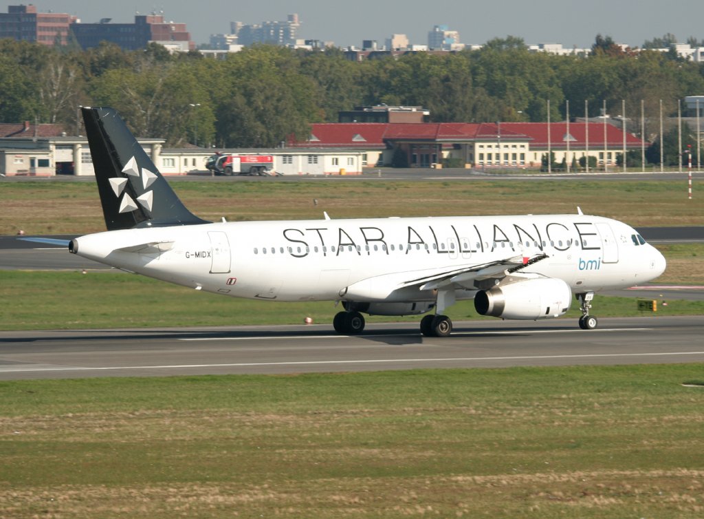 BMI A 320-232 G-MIDX beim Start in Berlin-Tegel am 25.09.2011