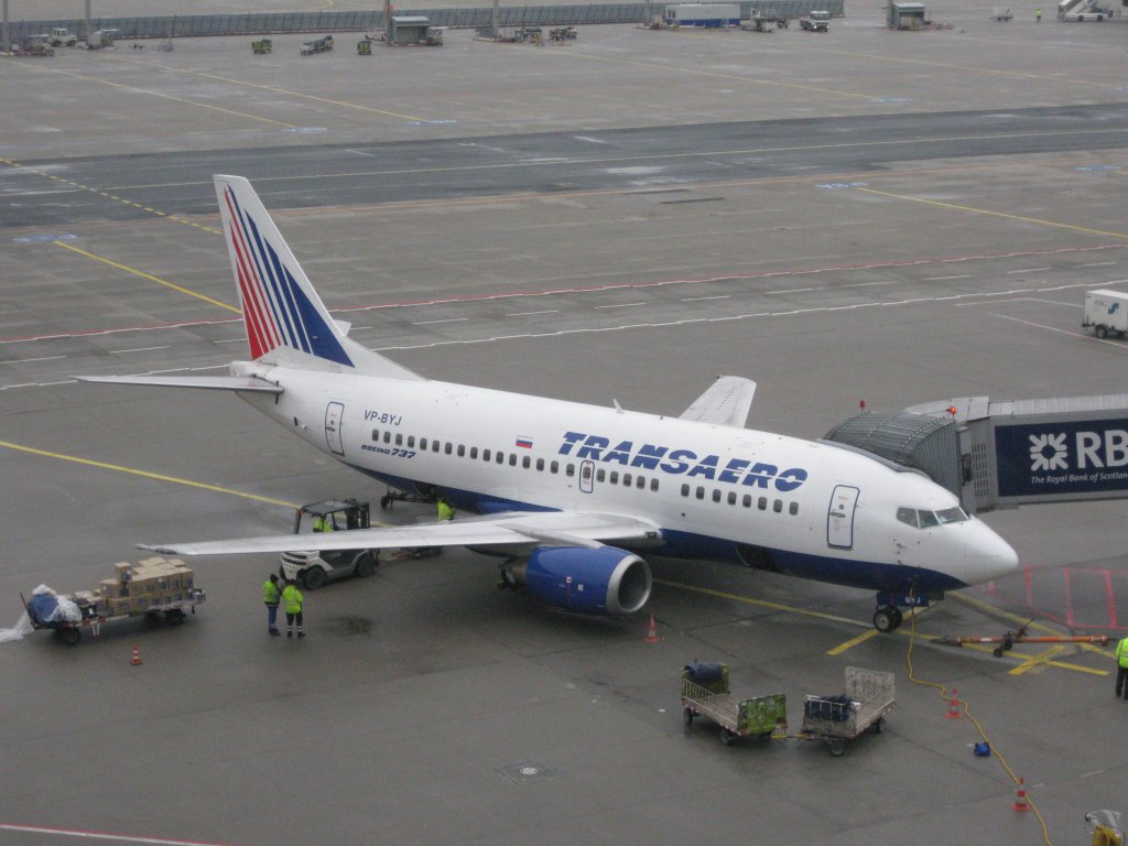 Boeing 737-600 der Transaero Airlines in Frankfurt