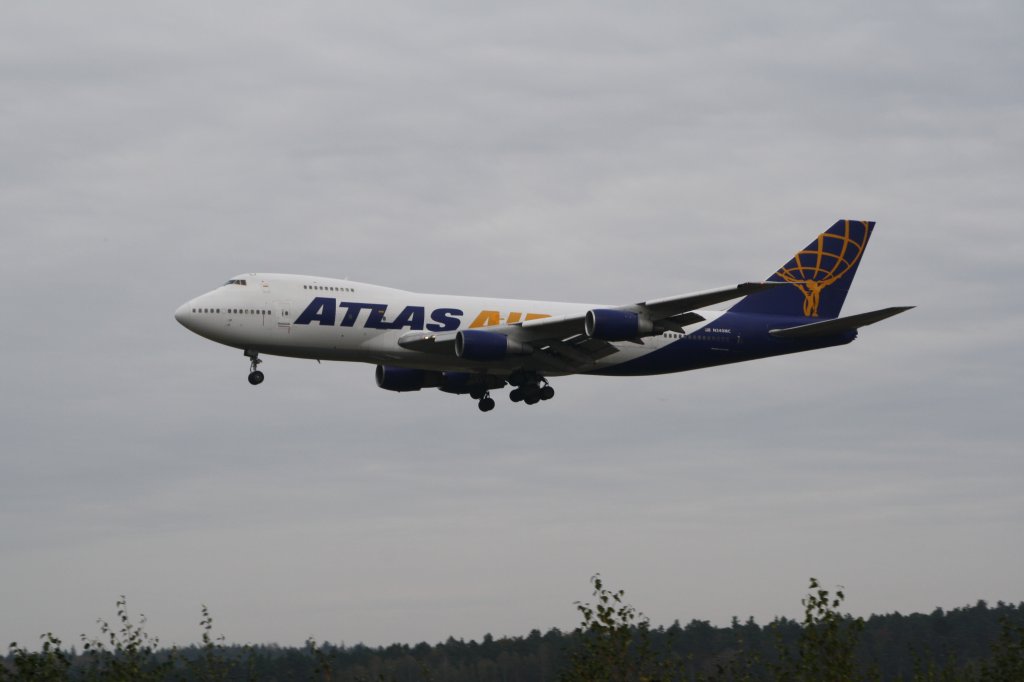 Boeing 747-243B(M) - N540MC - Atlas Air

vor der Landung auf der Air Base Ramstein am 21. Oktober 2009