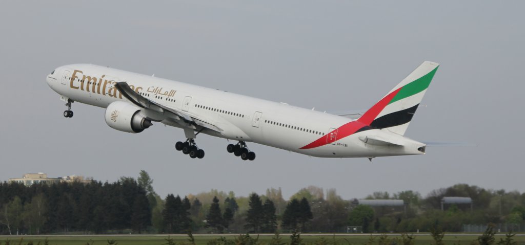 Boeing 777-300ER Emirates A6-EBI