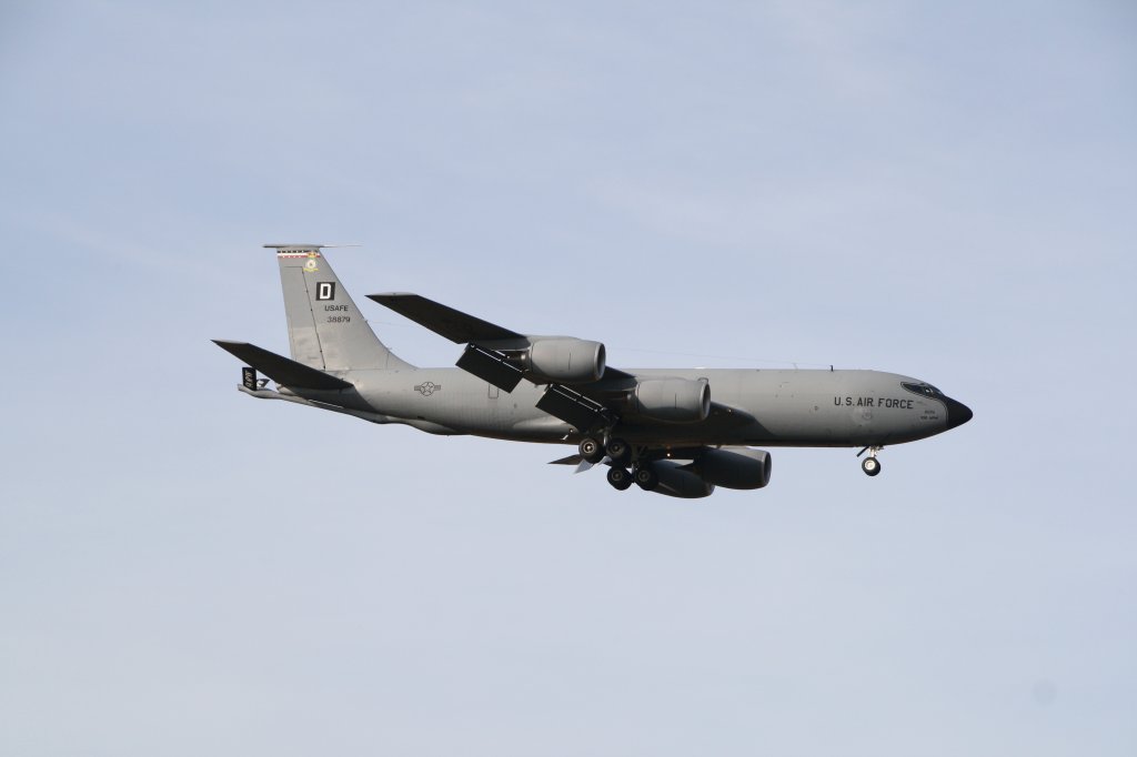 Boeing KC-135R Stratotanker - AF 63-8879 - United States Air Force

im Landeanflug auf die Air Base Ramstein am 21. Oktober 2009