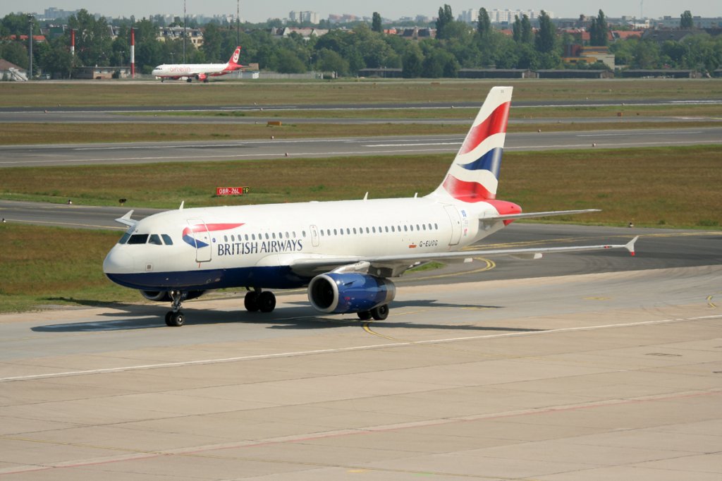 British Airways A 319-131 G-EUOG bei der Ankunft in Berlin-Tegel am 22.05.2012