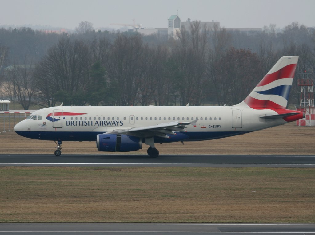 British Airways A 319-131 G-EUPJ nach der Landung in Berlin-Tegel am 02.04.2011