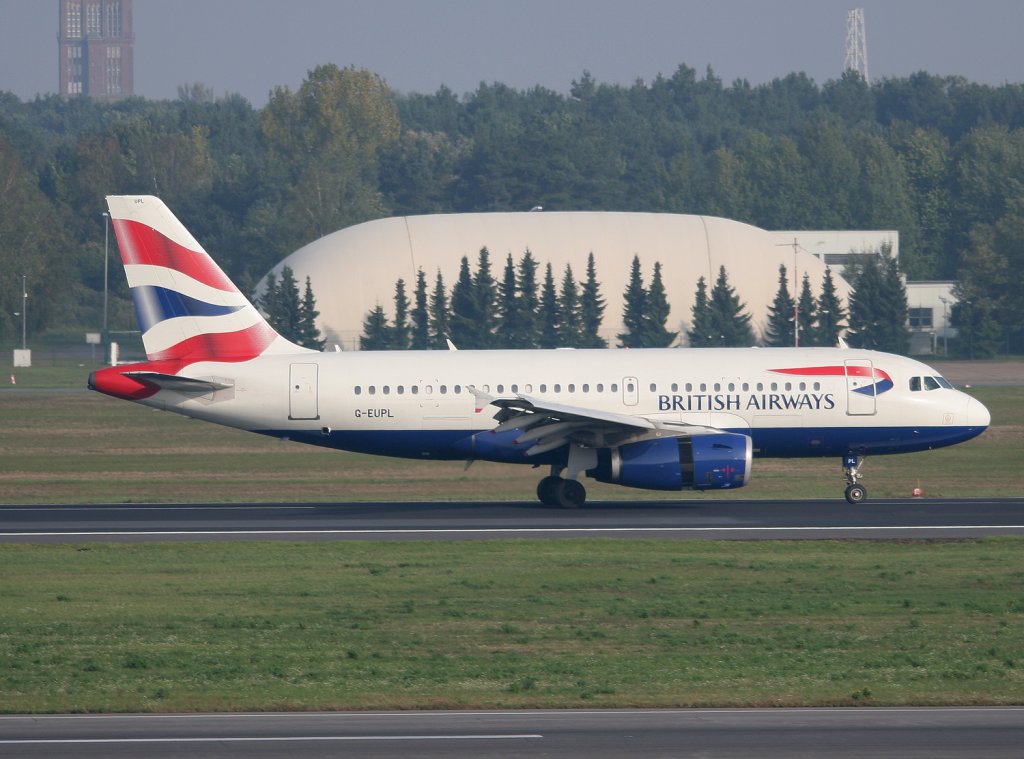 British Airways A 319-131 G-EUPL nach der Landung in Berlin-Tegel am 03.10.2010