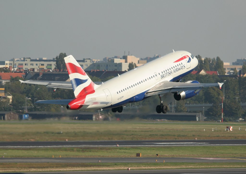 British Airways A 319-131 G-EUPP beim Start in Berlin-Tegel am 25.09.2011