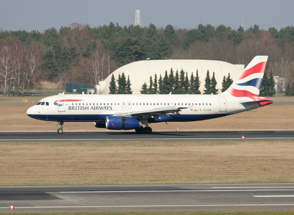 British Airways A 320-232 G-EUUN nach der Landung in Berlin-Tegel am  25.03.2012 