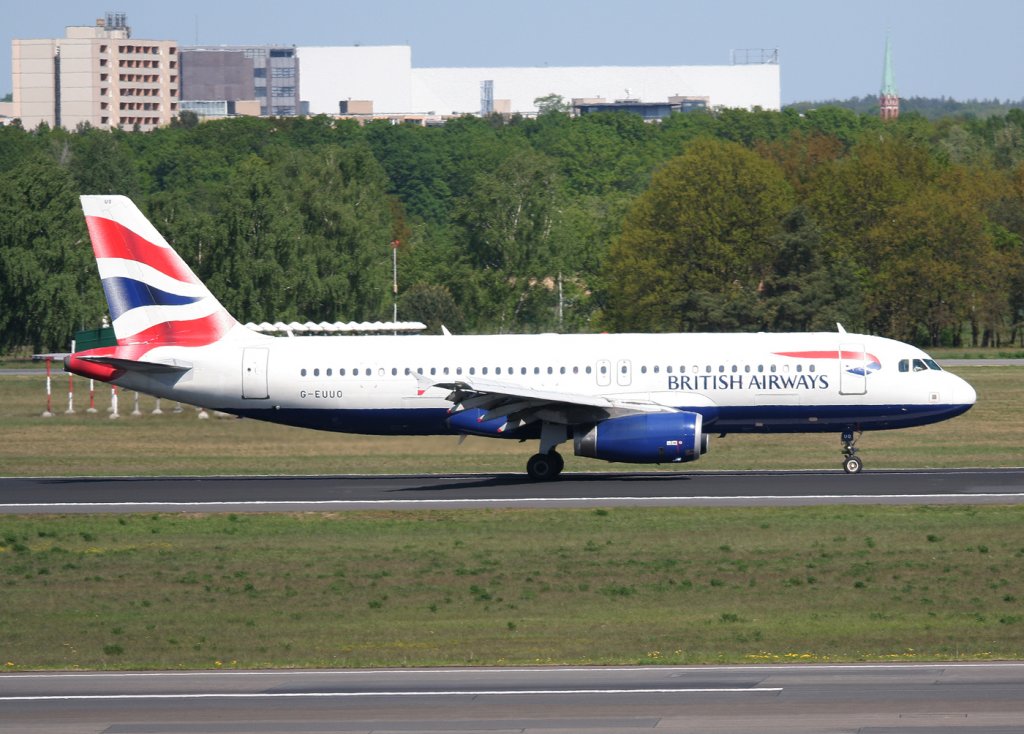 British Airways A 320-232 G-EUUO nach der Landung in Berlin-Tegel am 30.04.2011