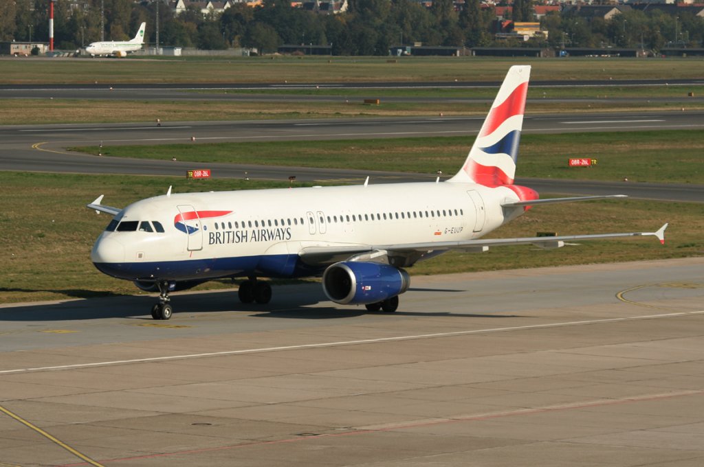 British Airways A 320-232 G-EUUP bei der Ankunft in Berlin-Tegel am 01.10.2011