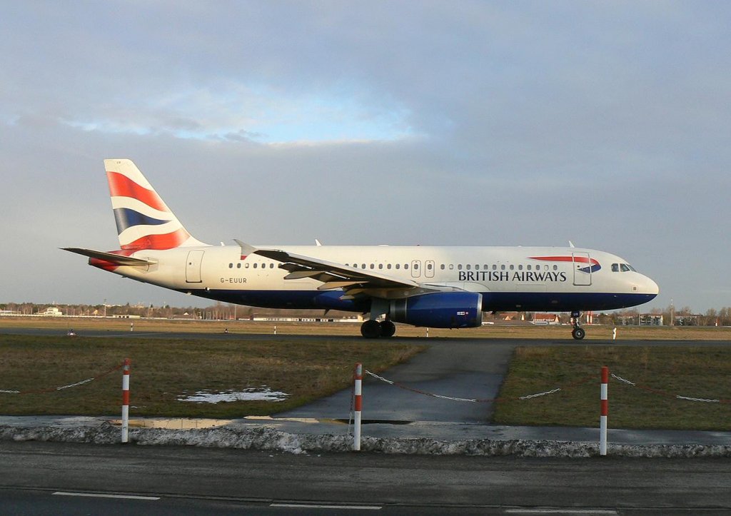 British Airways A 320-232 G-EUUR am Morgen des 27.02.2010 auf dem Flughafen Berlin-Tegel