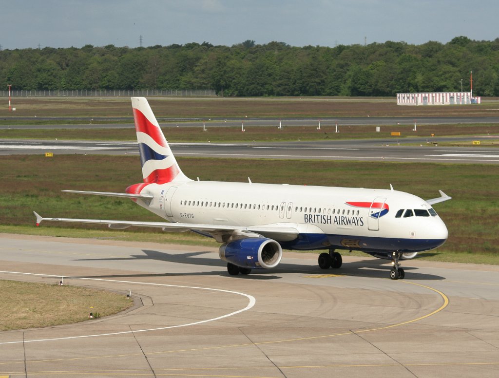 British Airways A 320-232 G-EUYG bei der Ankunft in Berlin-Tegel am 17.05.2012