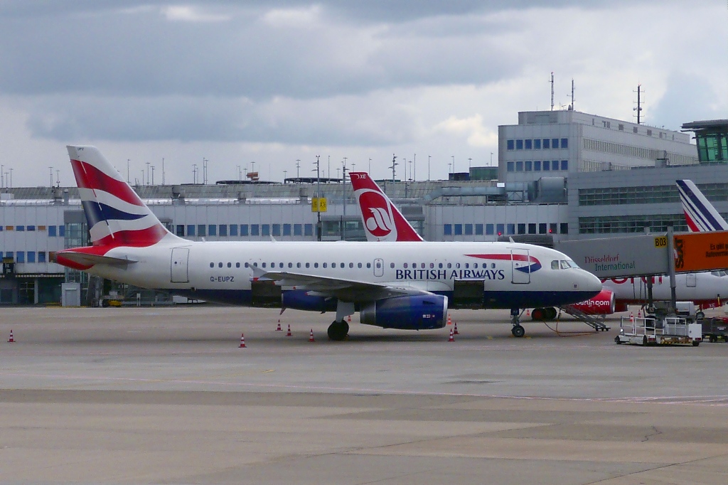 British Airways Airbus A319 G-EUPZ in DUS, 16.4.12
