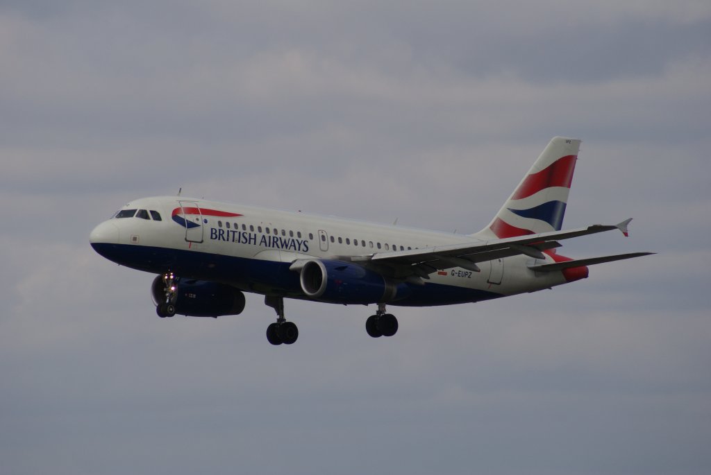 British Airways Boeing 737-800 G-EUPZ am Dsseldorfer Flughafen am 01.04.2012