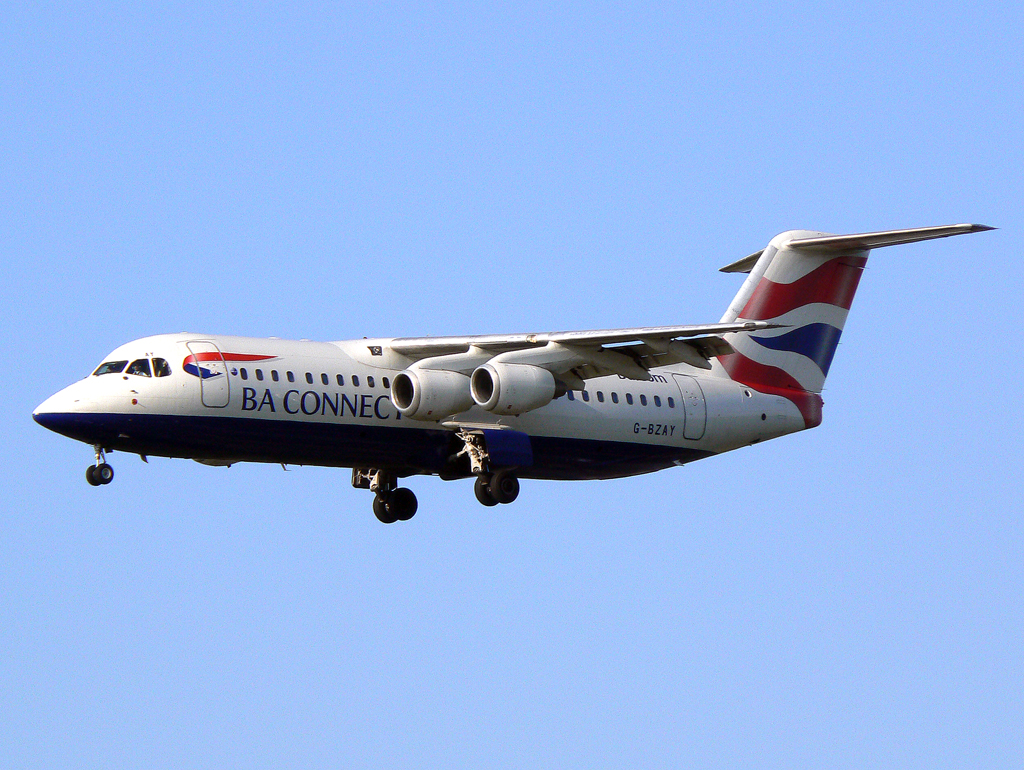 British RJ100 G-BZAY im Anflug auf 25L in FRA / EDDF / Frankfurt am 23.09.2007
