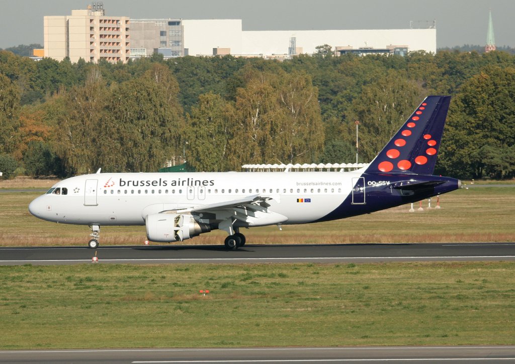 Brussels Airlines A 319-111 OO-SSV nach der Landung in Berlin-Tegel am 15.10.2011