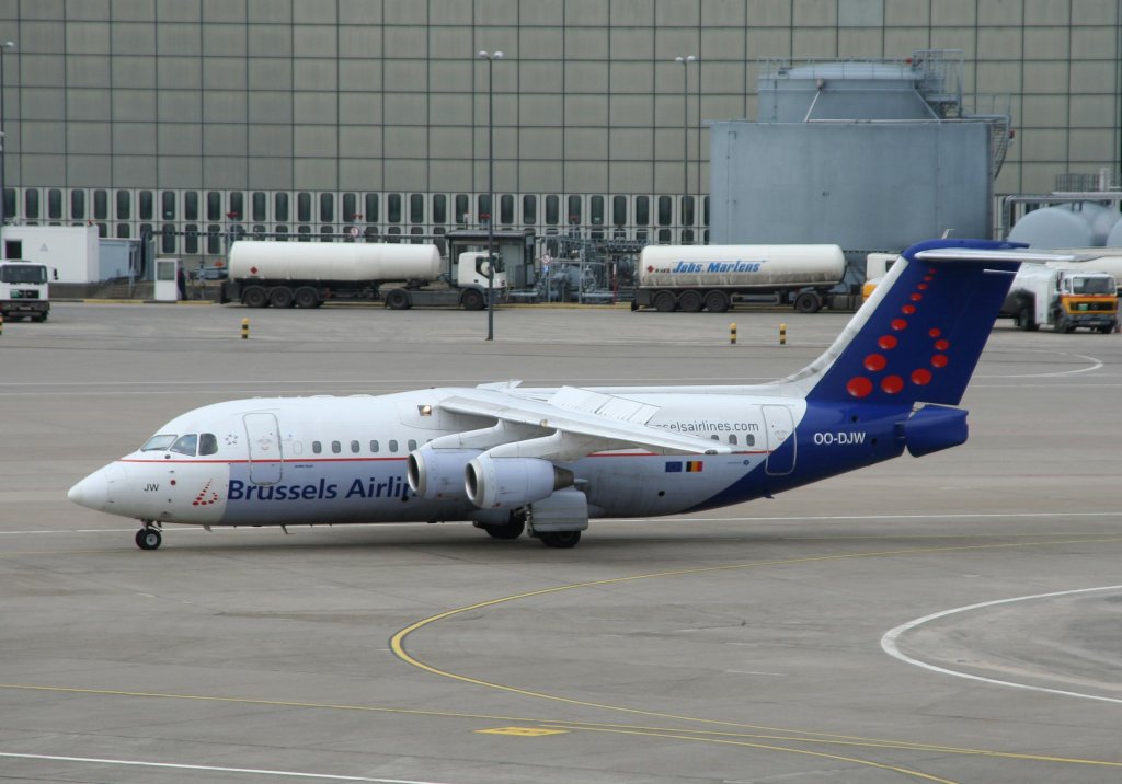Brussels Airlines Avro Regjet RJ100 OO-DWJ am 27.02.2010 auf dem Flughafen Berlin-Tegel