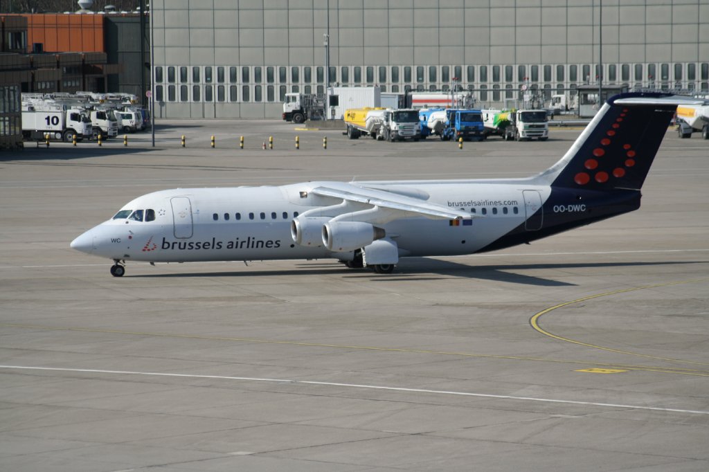 Brussels Airlines Avro Regjet RJ100 OO-DWC bei der Ankunft in Berlin-Tegel am 02.04.2010