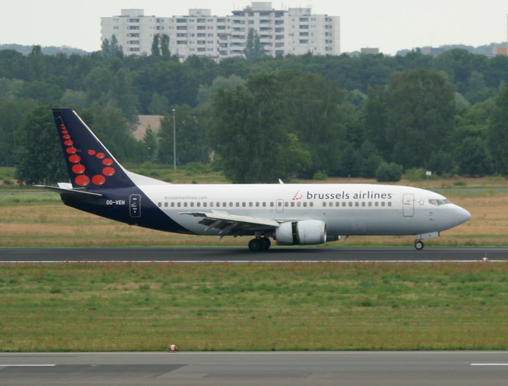 Brussels Airlines B 737-36N OO-VEN nach der Landung in Berlin-Tegel am 03.07.2012