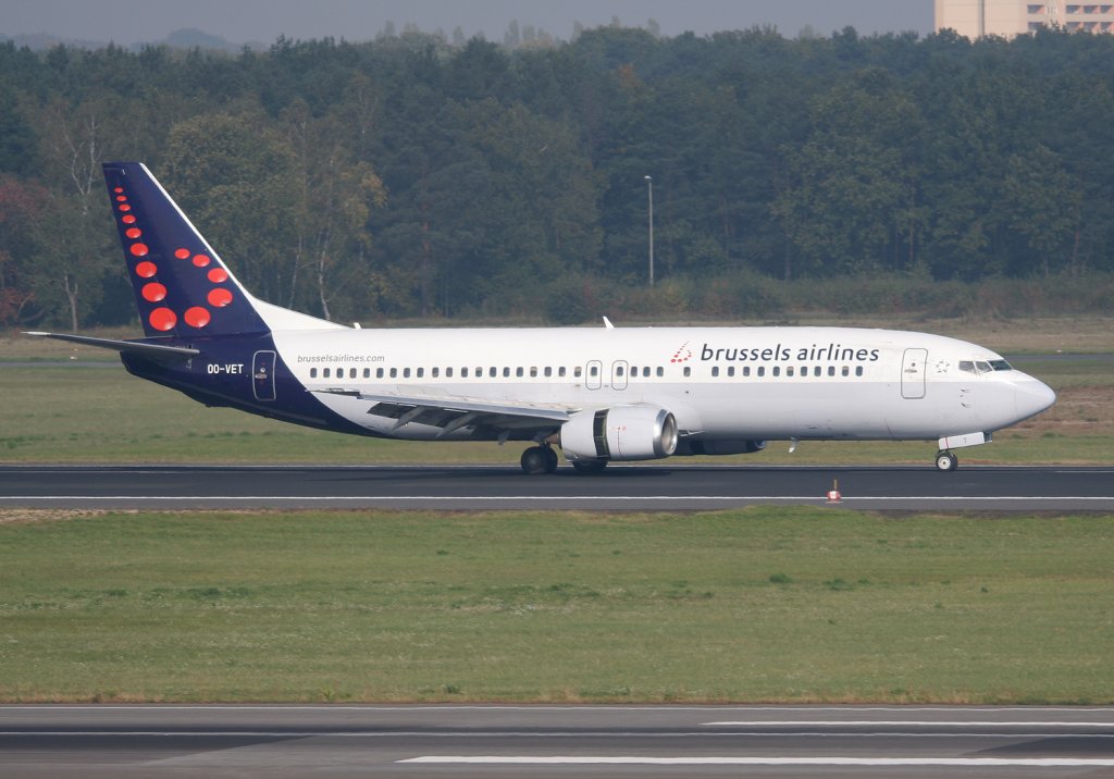 Brussels Airlines B 737-4Q8 OO-VET nach der Landung in Berlin-Tegel am 09.10.2010