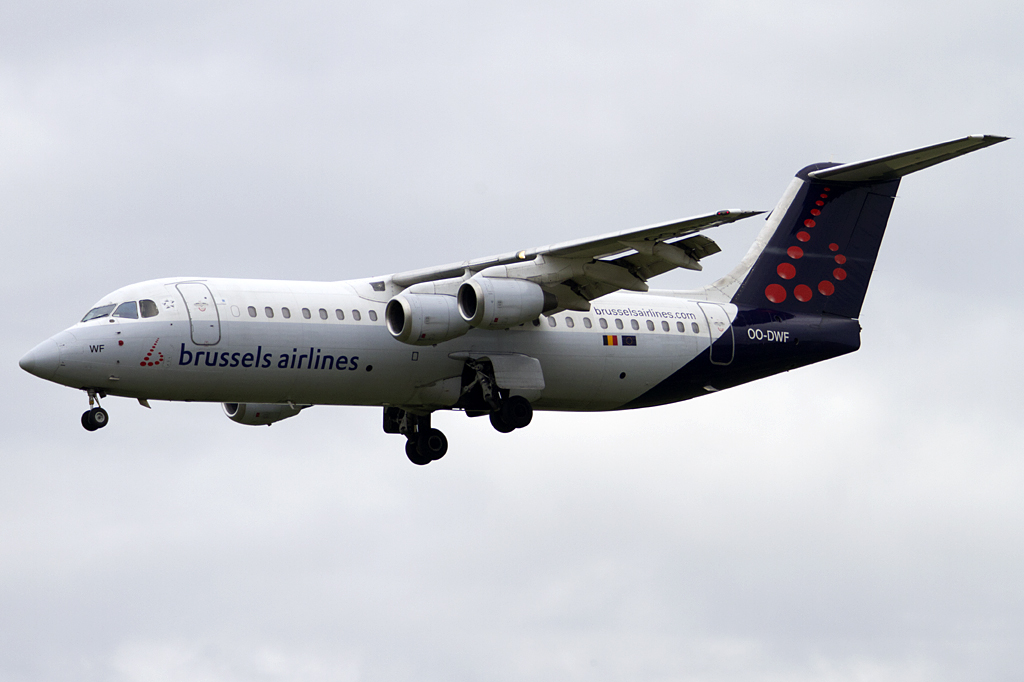 Brussels Airlines, OO-DWF; BAe, RJ-100, A320-214, 29.10.2011, BRU, Brssel, Belgium



