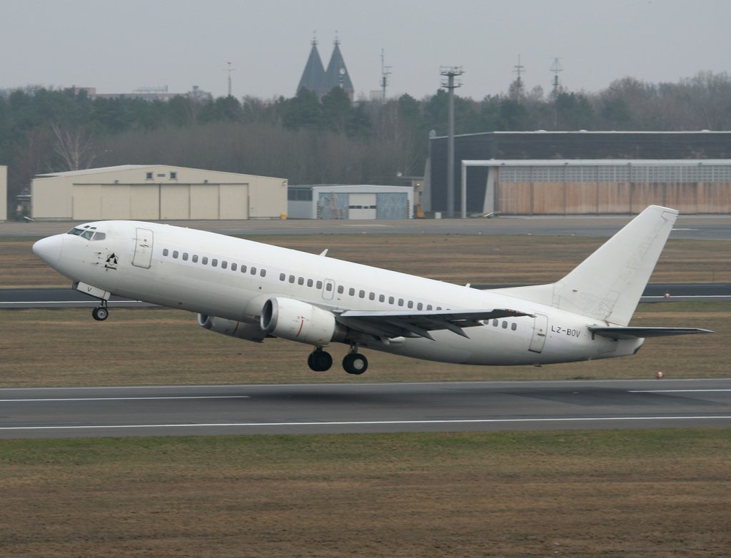 Bulgaria Air B 737-330 LZ-BOV beim Start in Berlin-Tegel am 02.04.2011