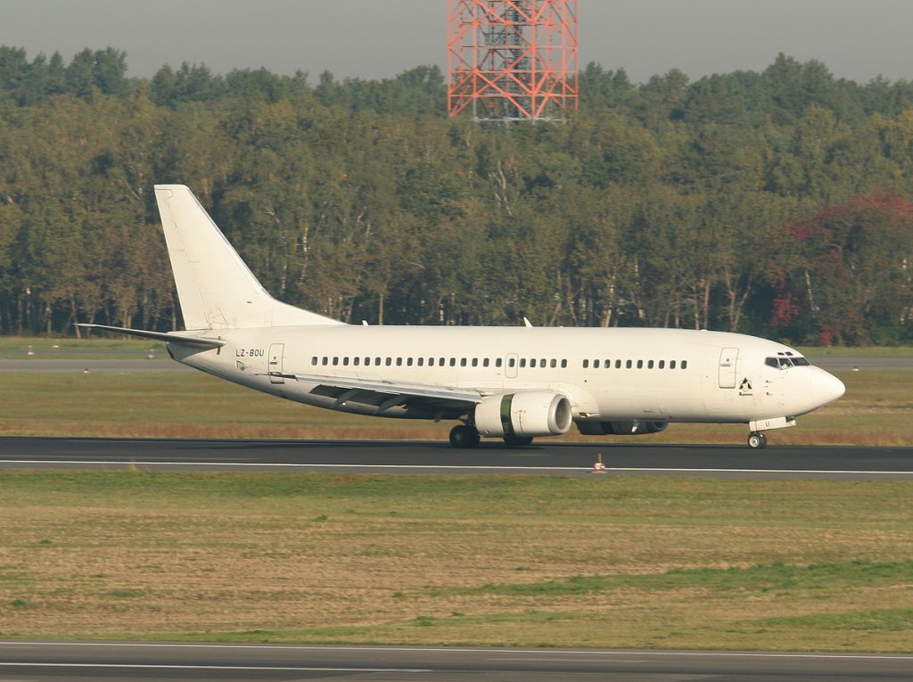 Bulgaria Air B 737-3L9 LZ-BOU nach der Landung in Berlin-Tegel am 01.10.2011