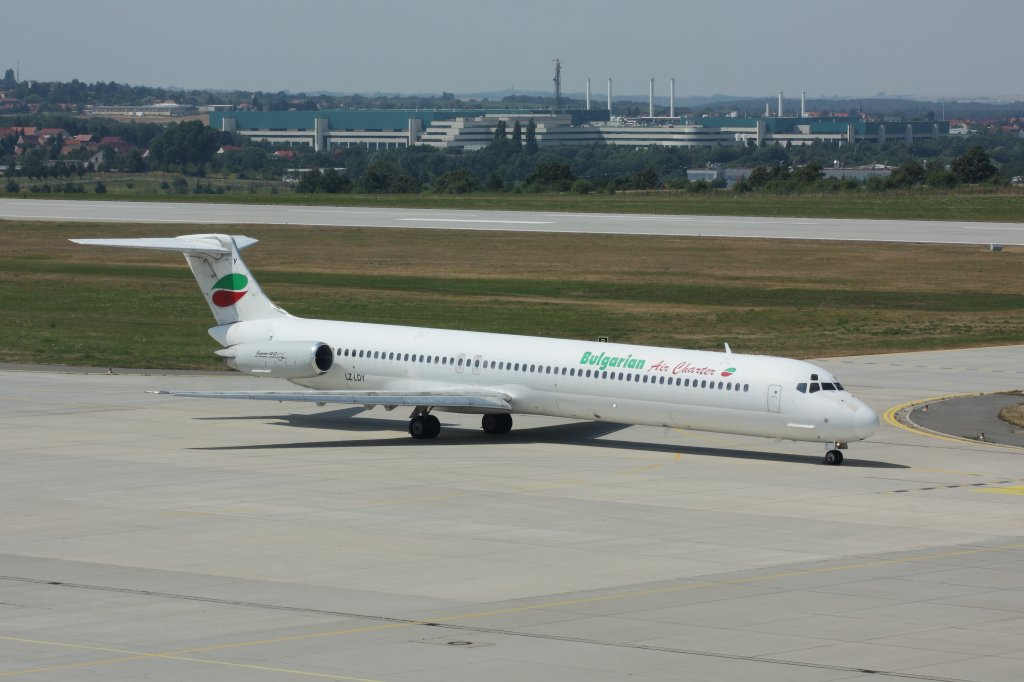 Bulgarian Air Charter MD-82 (LZ-LDY) nach der Landung in Dresden. Der Flug kam aus Burgas. Fotografiert am 04.08.2013